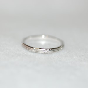 Hidalgo White Gold Thin X Band