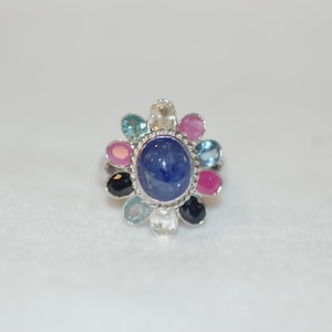 Tansanit Cabochon und Multi Edelstein Silber Blume Cocktail Ring