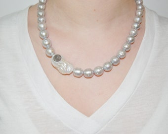 Diamond Eyes Pearl Necklace