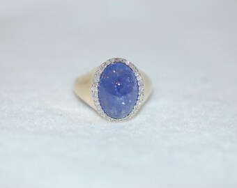 Tanzanite Cabochon Oval and Diamonds Ring