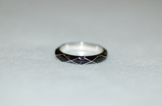 Hidalgo Black Enamel Harlequin Band Ring - image 1