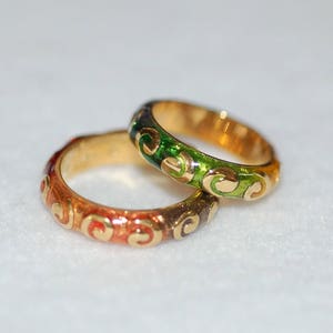 Hidalgo Rainbow Swirl Enamel Band in 18K Yellow Gold