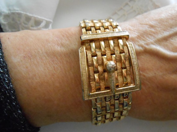 Gold CORO watch - image 1