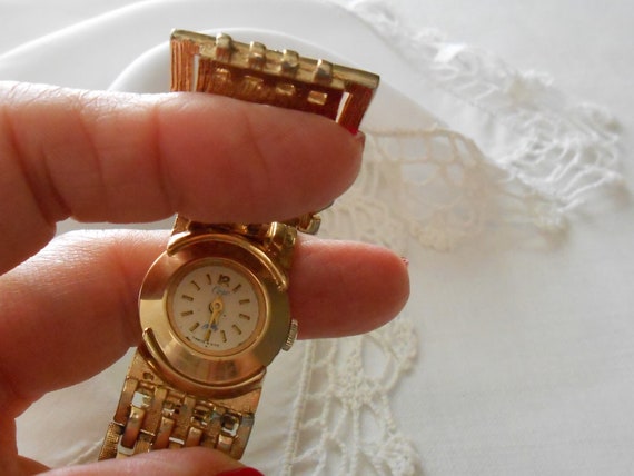 Gold CORO watch - image 7