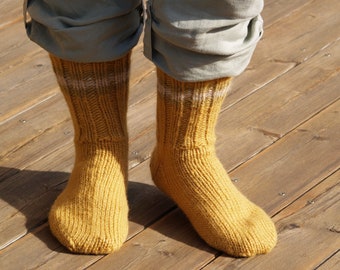 Men woman socks - Knitting pattern - cabin socks - adult socks - Chunky yarn - Bulky - Super Bulky - beginner sock knitting pattern