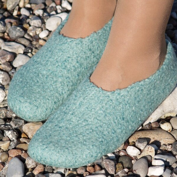 Knitting pattern - felt slippers - women's indoor shoes - felted boots - felted shoes pattern - comfy - bulky chunky knit pattern