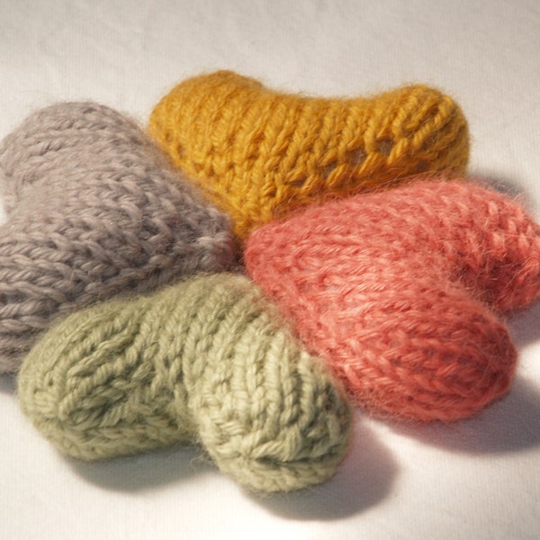 Heart- valentine- knitting pattern- knit heart - knit ornament pattern - amigurumi knit pattern - thanksgiving - heart shaped softies