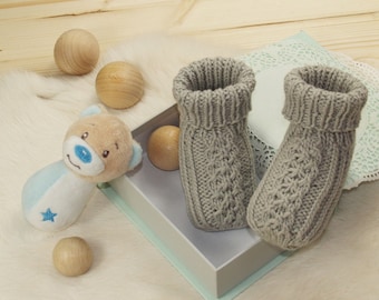 Knitting pattern - baby shoes - baby booties - newborn boots - how to knit baby booties - aran worsted knit pattern