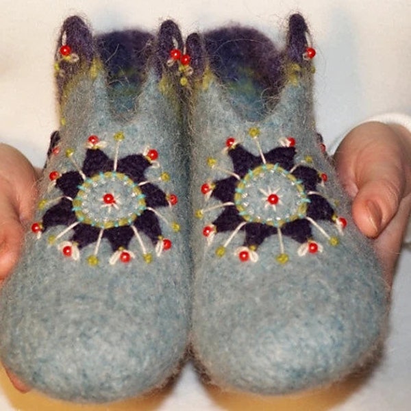 Knitting pattern - felt slippers - women's house shoes - felted boots - felted shoes moccasins pattern - comfy - bulky chunky pattern