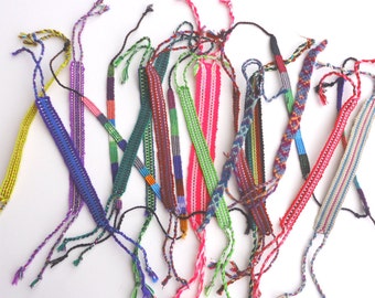 VERKOOP 20 Ethisch Sourced en gemaakt van vriendschap armbanden 2 opvoeden, Eco, handgeweven door vrouwen verdienen een eerlijk inkomen