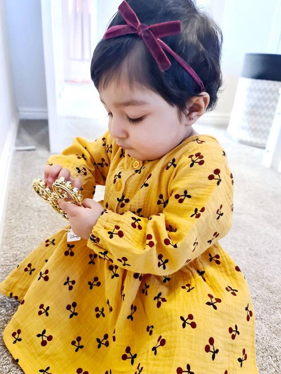 Robe bébé/fille à imprimé cerises moutarde, robe de jour, robe décontractée  pour fille