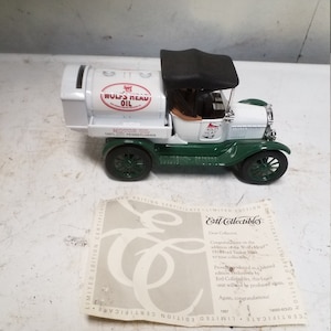 Ertl 1918 toy tanker truck  bank