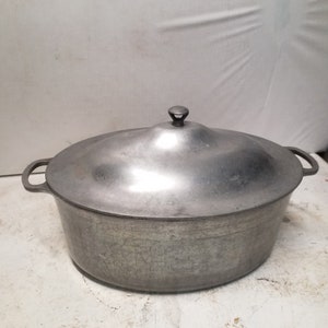 Magnalite Classic 15 Cast Aluminum 12 Quart Dutch Oven / Roaster With Lid.  Original Box. With Trivet. 