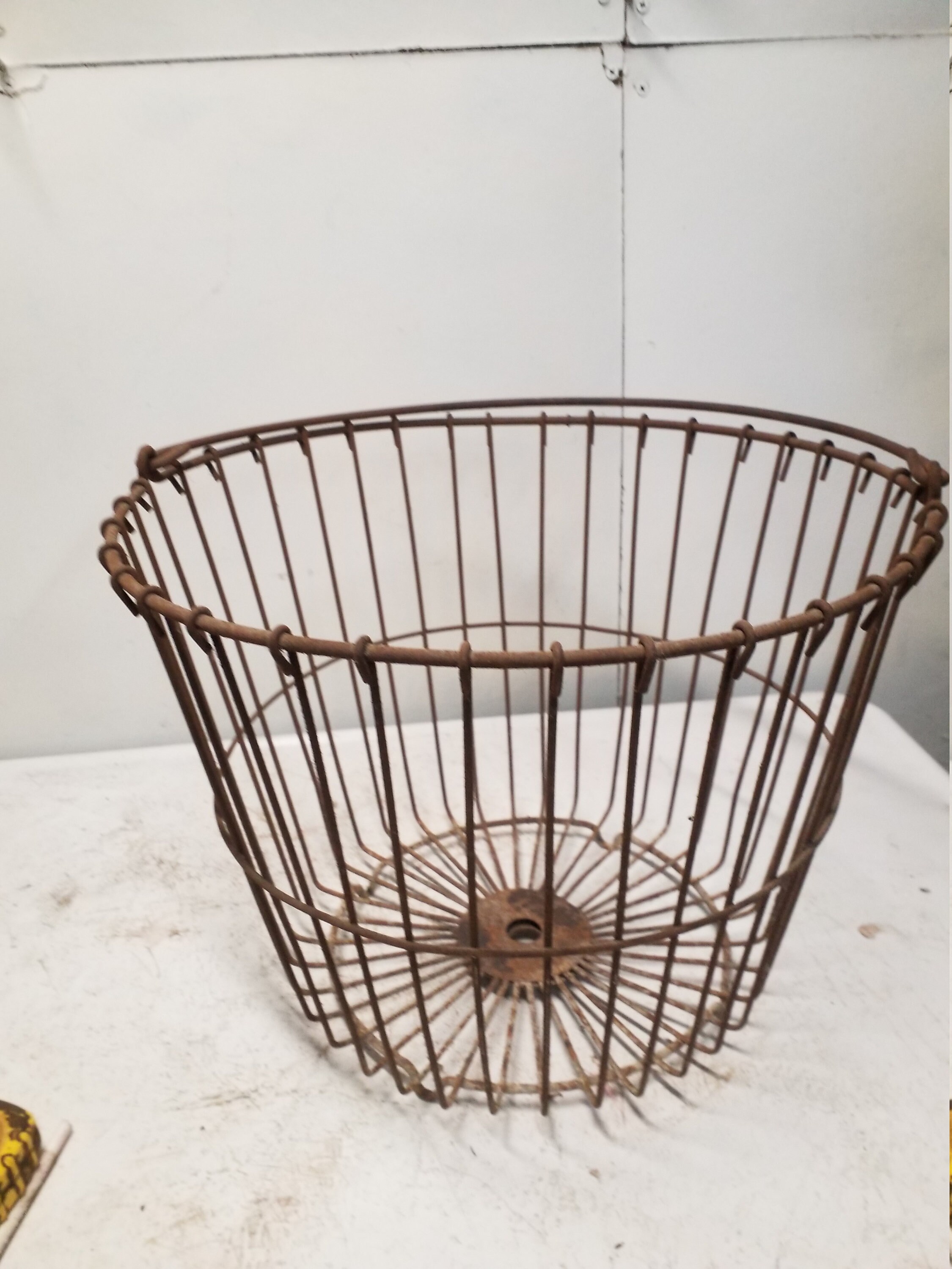  Farmhouse Metal Wire Egg Basket, 7.874.72in Egg