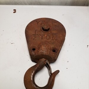Yale 1/2 ton pulley