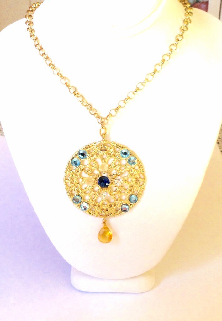 Etsy - Karynjamiedesigns Yellow Gold Circle Pendant - Filigree Necklace - Colored Crystal Rolochain Wirewrapped Briolette