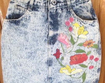 Jean Mini Skirt - Bill Blass Vintage Denim Skirt - Painted Jean Skirt - Jean Skirt sz26" - Decorated  Vintage Denim Skirt - Distressed Mini