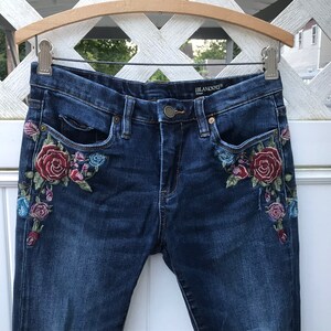 Vintage Levi 505 sz 30&quot;/32&quot;- Decorated Jeans - Distressed Levi Zipper Jeans- - Flowered Jeans w Crystal- Rose Jeans size 30” - embroidered