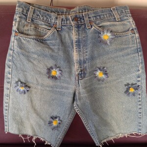 Levi&#39;s shorts, decorated Levi&#39;s cutoffs, 517, zipper blue jean shorts,blue jean cutoffs,Levi sz 33 - Vintage  levi shorts - Distressed Levis