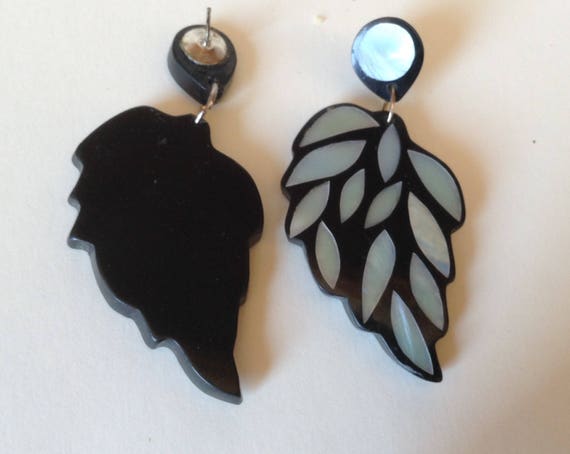 Black Vintage Postbacks Earrings- Inlaid blue and… - image 5