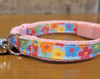 CAT/Colorful Flowers Breakaway Cat Collar With Bell