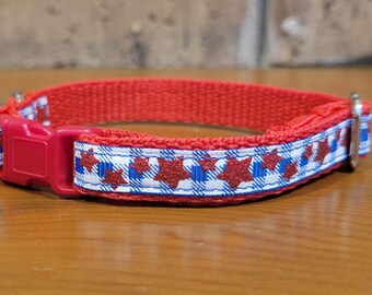 CAT/Red Stars on Blue Plaid Breakaway Cat Collar With Bell