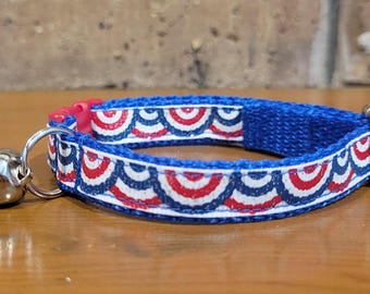 CAT/Patriotic Bunting Breakaway Collar