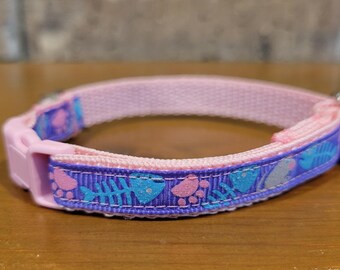 CAT/Breakaway Collar With Mice, Fish Bones and Paw Prints With Bell