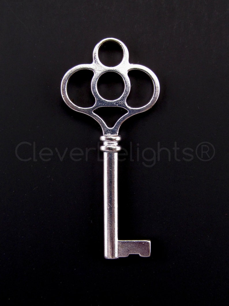 Scrapbooking Steampunk Pendant Charms Wholesale Lot 2.25 50 Pcs Antique-Style Keys Large Skeleton Key Silver Finish