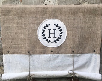 Tenda avvolgibile monogrammata in tela di iuta naturale, misura personalizzata, mantovana da fattoria, cottage di campagna, tenda rustica in sacco di caffè, tenda con laccetto