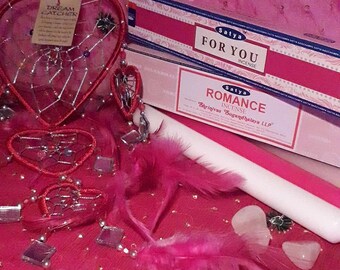 Give a gift of self love Heart Chakra Essential Starter Kit Geschenkset RotEr Traumfänger Spruch Kerze Rosenquarz Räucherkerze Aromatherapie Stern