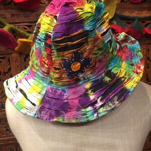 Fair trade fun tie dye floppy summer sun hat hippy cute bohemian festival unisex vibrant rainbow flower power image 7