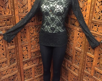 Top noir de jais à manches longues en dentelle stretch douce Gippys pour un joli style romantique gothique gothique hippie steampunk sorcière fantaisie bohème taille L et XL