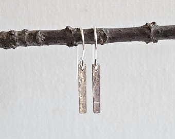 Dainty Hammered Silver Bar Earrings, Minimalist Dangle Earrings, Delicate Sterling Silver Drop Earrings, Textured Geometric Bars