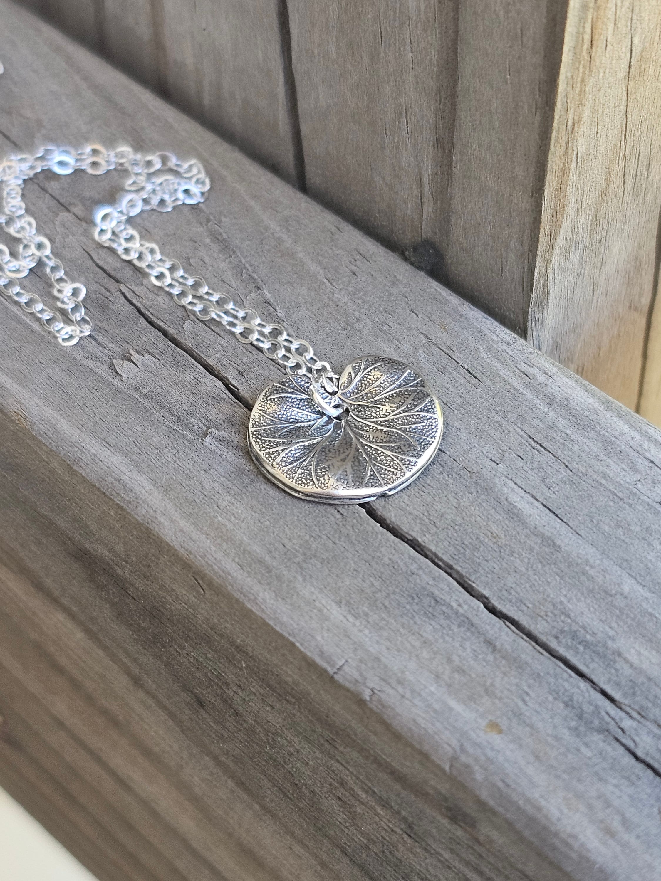 Silver Lily Necklace - Etsy