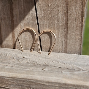 simple thin arc wire hoop earrings 14K gold filled, dainty horseshoe earrings, open hoop earrings, minimal earrings