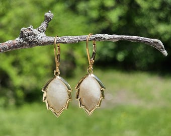 Pendientes colgantes de piedra lunar con cierre de palanca chapado en oro, regalos para ella.