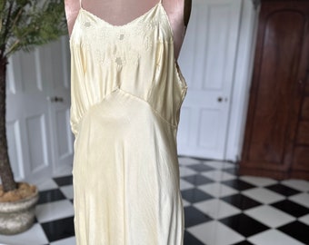 1930s butter cream silk slip