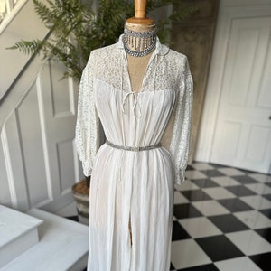 1970 Sheer pleated with lace robe peignoir