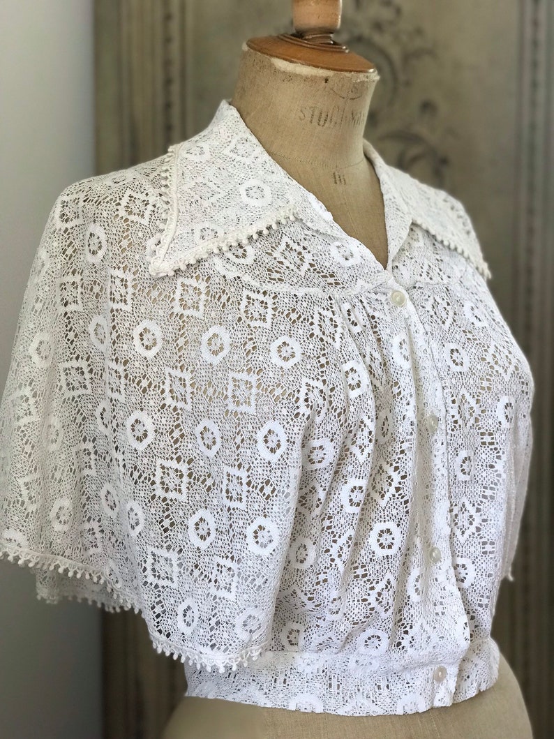 Vintage 30s batwing lace blouse