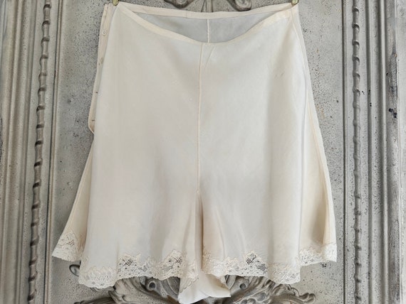 1930s cream silk tap pants French knickers - image 1