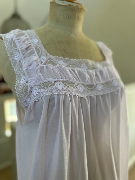 1950s 60s Very pretty lilac crystal sheer slip dr… - image 3