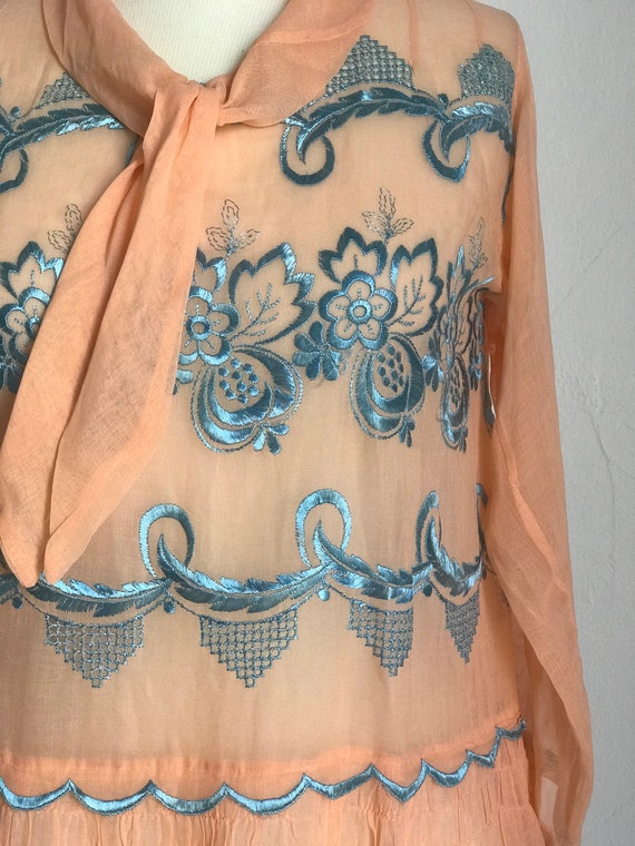 1920s summer dress in Peach muslin and silk floss… - image 7