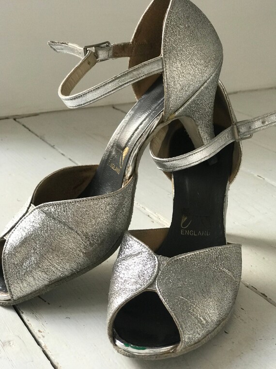 Vintage 1960s GOLD LAME wGLITTER Sling Backs by Dream Step Originals size 8.5