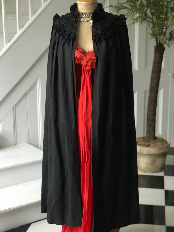1800s Victorian long cotton silk cape
