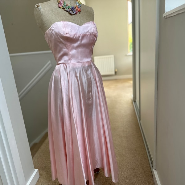 Vintage 1940s pink silk taffeta dress