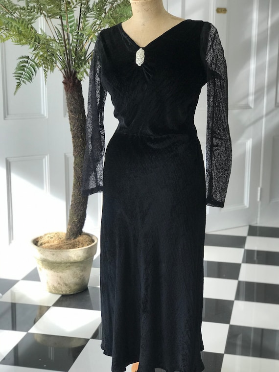 1940s dress in silk velvet and organdie velvet sle