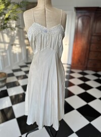 100% silk Victoria’s Secret cream vintage slip (dress) lingerie, nightgown , camisole S
