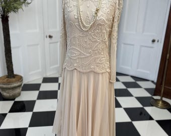 Vestido de festa vintage em seda rosa bem claro com detalhes de miçangas
