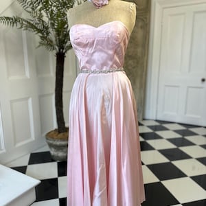 Vintage 1940s pink silk taffeta strapless dress